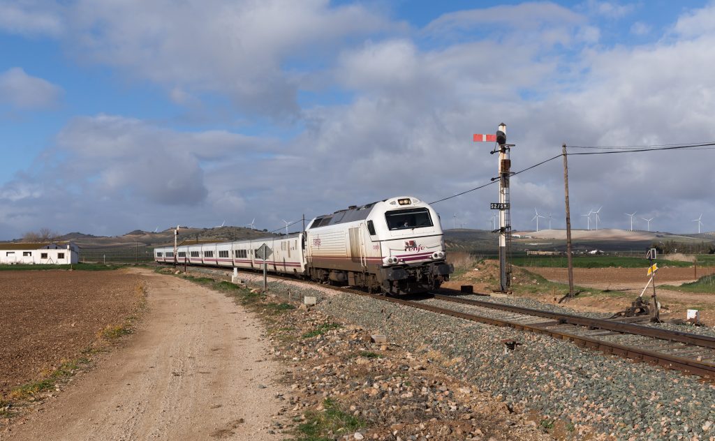 Renfe train on the way to Antequera. Photo: Kabelleger / David Gubler