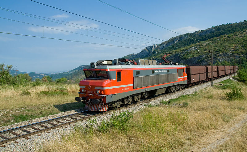 Freight train between Črnotiče and Hrastovlje. Photo: Kabelleger / David Gubler