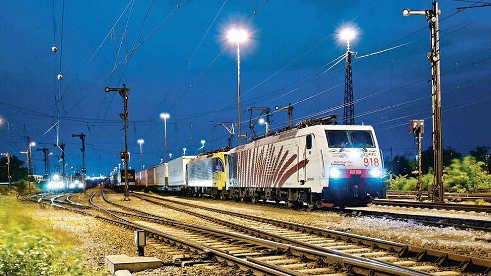 Kombiverkehr freight train, source: Kombiverkehr