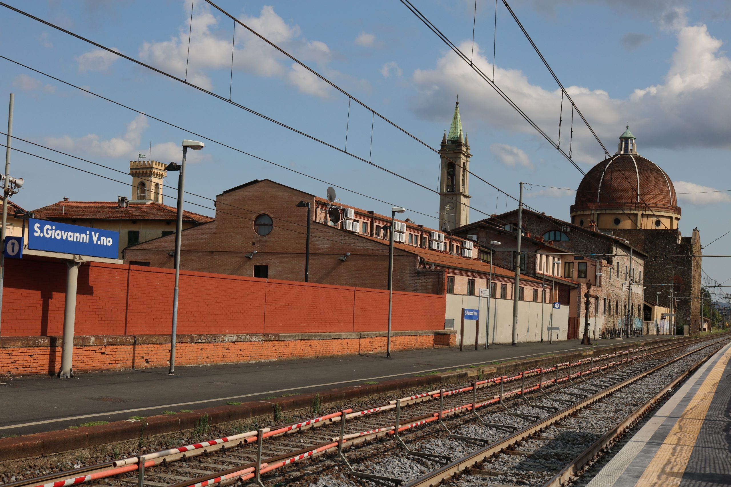 Stalled smelly garbage train causes mayhem in Tuscan city